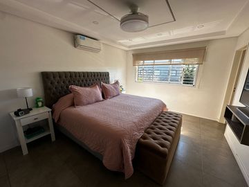 CASA EN VENTA 4 AMBIENTES PLAYROOM ESTRENAR