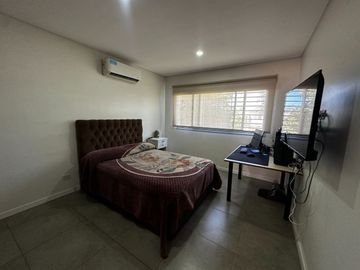 CASA EN VENTA 4 AMBIENTES PLAYROOM ESTRENAR