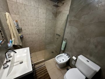 CASA EN VENTA 4 AMBIENTES PLAYROOM ESTRENAR
