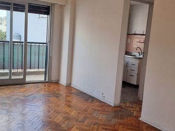 VENTA DTO -FLORES- 2 AMB. C/RENTA C/FTE.BALC-A/CRE