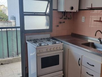 VENTA DTO -FLORES- 2 AMB. C/RENTA C/FTE.BALC-A/CRE