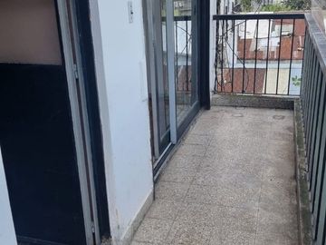 VENTA DTO -FLORES- 2 AMB. C/RENTA C/FTE.BALC-A/CRE