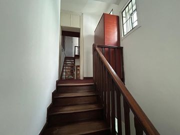 CASA VENTA PARQUE CHACABUCO  QUINCHO Y TERRAZA
