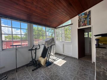 CASA VENTA PARQUE CHACABUCO  QUINCHO Y TERRAZA