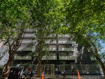 Venta dos ambientes Caballito balcón amenities