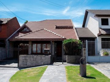 VENTA CASA 5 AMBIENTES COLINAS DE PERALTA RAMOS