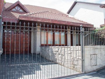 VENTA CASA 5 AMBIENTES COLINAS DE PERALTA RAMOS