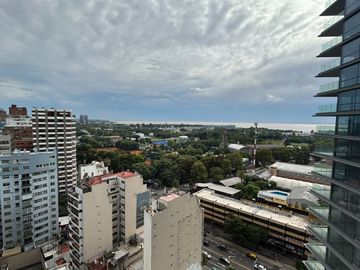 Increíble vista. Piso alto. Lujosos Amenites.