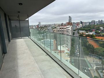 Increíble vista. Piso alto. Lujosos Amenites.