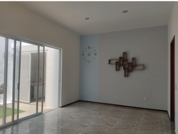 SE RENTA CASA EN EL CAMPESTRE EN COTO SENECA A 5 MIN DEL TECNOLOGY PARK