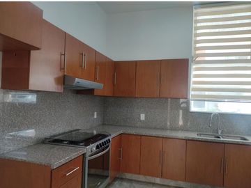 SE RENTA CASA EN EL CAMPESTRE EN COTO SENECA A 5 MIN DEL TECNOLOGY PARK