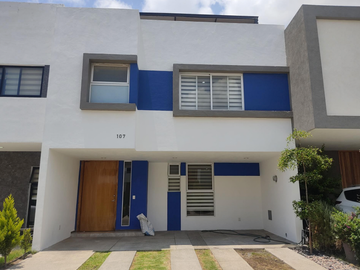 SE RENTA CASA EN EL CAMPESTRE EN COTO SENECA A 5 MIN DEL TECNOLOGY PARK