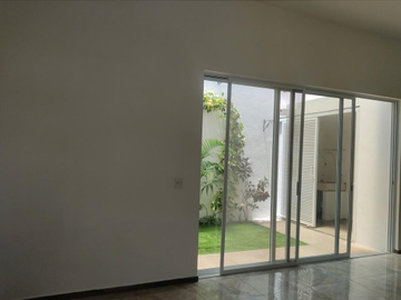 SE RENTA CASA EN EL CAMPESTRE EN COTO SENECA A 5 MIN DEL TECNOLOGY PARK