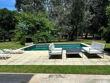 Casa en alquiler en Las Praderas de Lujan