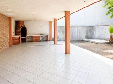 CASA EN VENTA EN LA ROMA