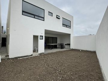 CASA EN VENTA EN BOSQUES DE LAS MISIONES
