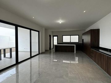 CASA EN VENTA EN BOSQUES DE LAS MISIONES