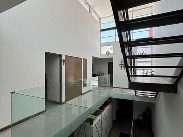 CASA E VENTA EN LAGOS DEL VERGEL