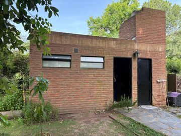 Venta de 2 Lotes en Las Lomadas - Con Casa, Servicios y Escritura - Apta Permuta
