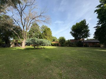 Venta de 2 Lotes en Las Lomadas - Con Casa, Servicios y Escritura - Apta Permuta