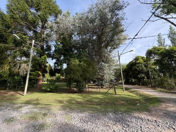Venta de 2 Lotes en Las Lomadas - Con Casa, Servicios y Escritura - Apta Permuta