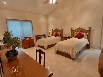 CASA EN VENTA EN PORTAL DEL HUAJUCO