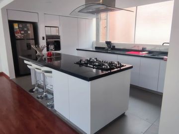 Apartamento en venta de 3 habitaciones en Bogotá, Santa Bárbara.