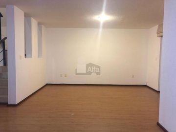 Excelente casa en renta en Puerta Real, Corregidora, Querétaro. DISPONIBLE EL AGOSTO 15