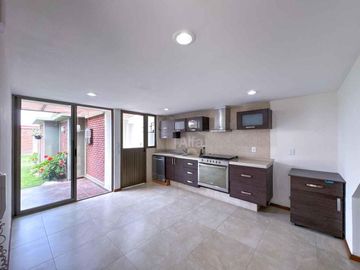 Casa en Venta en Bosques de las Fuentes Calimaya | $4,780,000