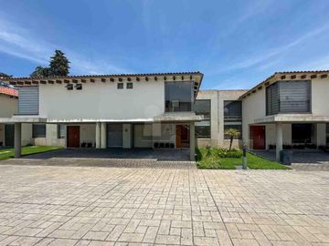 Casa en Venta en Bosques de las Fuentes Calimaya | $4,780,000