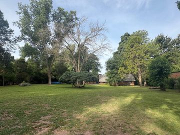 Venta Lote con casa 2 amb! Barrio cerrado Las Lomadas! Cardales