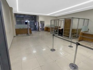 Local en Mart.-Santa Fe/Fleming