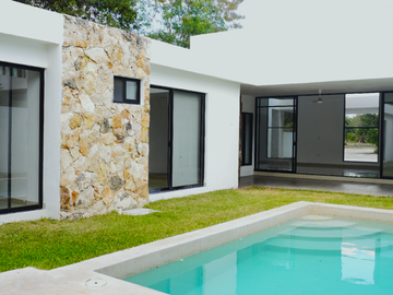 Casa de 1 Nivel con Alberca en Venta o Renta | La Rejoyada, Mérida, Yucatán
