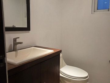 CASA EN RENTA EN METEPEC, AMUEBLADA DENTRO DE FRACC. PRIVADO