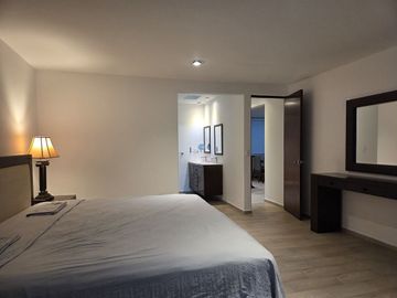 CASA EN RENTA EN METEPEC, AMUEBLADA DENTRO DE FRACC. PRIVADO