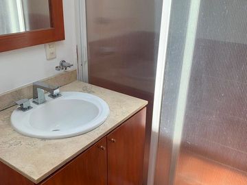 CASA EN CONDOMINIO PRIVADO CON VIGILANCIA Y POTENCIAL EN COYOACÁN