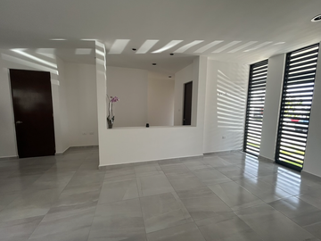 Casa en RENTA Zibatá frente al parque Jamadi