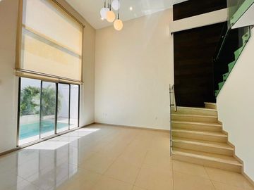 Casa en Venta en Veracruz Fracc. Lomas del Sol con Alberca Lado Sombra.