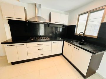Casa en Venta en Veracruz Fracc. Lomas del Sol con Alberca Lado Sombra.