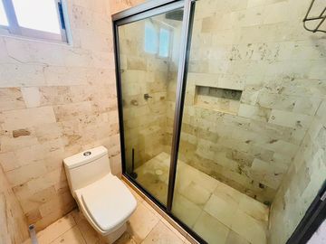 Casa en Venta en Veracruz Fracc. Lomas del Sol con Alberca Lado Sombra.