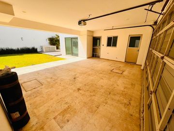 Casa en Venta en Veracruz Fracc. Lomas del Sol con Alberca Lado Sombra.