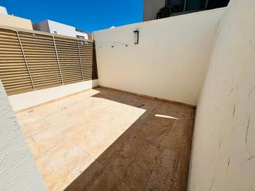Casa en Venta en Veracruz Fracc. Lomas del Sol con Alberca Lado Sombra.