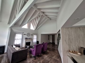 Casa en Venta en Exaltación de la Cruz 5 Ambientes, Indio Cua Golf Club.