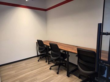 RENTA DE OFICINAS AMUEBLADAS EN JURIQUILLA