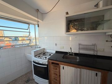 Alquiler Dos Ambientes con Balcon Frances y Luminoso - Recoleta