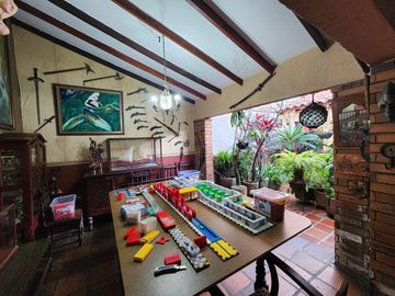 VENTA CASA CHAMPAGNAT DE UN PISO, SUR CENTRAL CALI