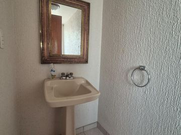 Casa en Venta, La Herradura Oportunidad para Remodelar
