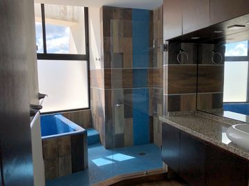 Casa Residencial Arbolada en renta