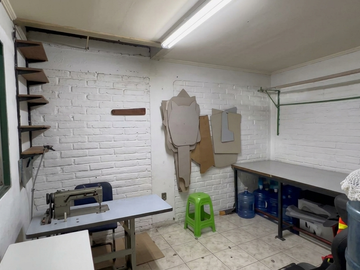 VENTA LOCAL COMERCIAL 3HAB 2BA SANTIAGO