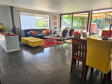 MODERNA LUMINOSA CASA EN COND CHICUREO LOS INGLESES